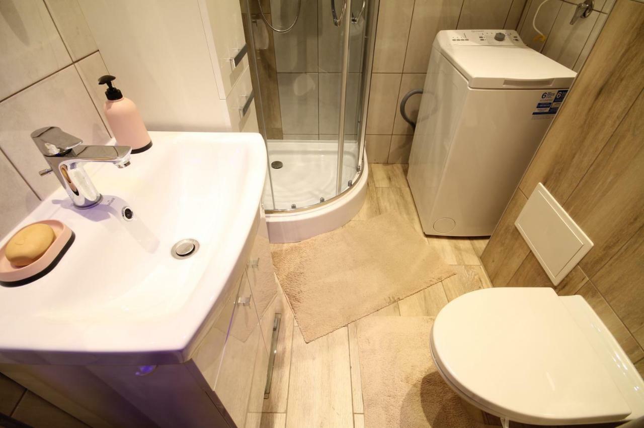 STUDIO FLAT Grunwaldzka up to 2persons+1 Wrocław Exteriör bild