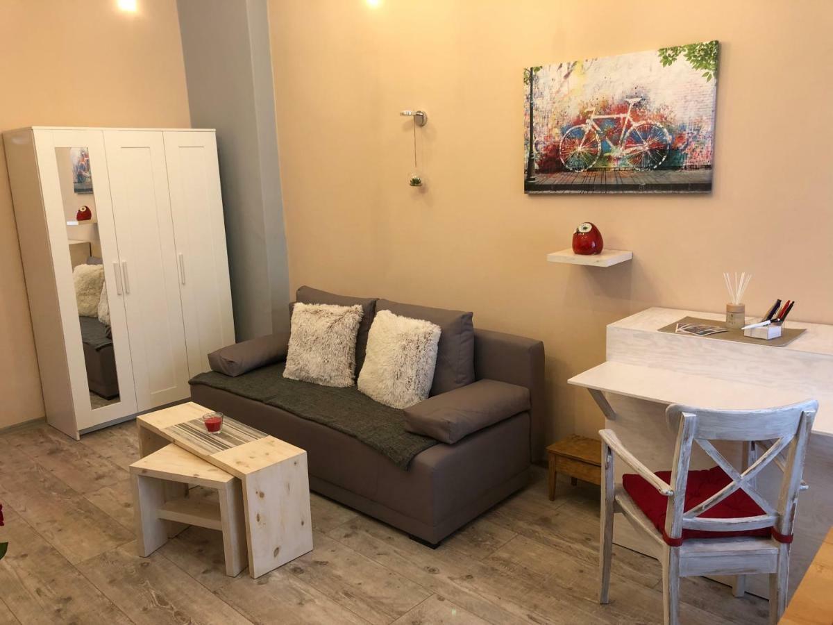 STUDIO FLAT Grunwaldzka up to 2persons+1 Wrocław Exteriör bild